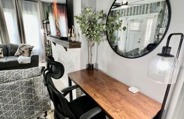 Calm 4BR-3BA 10 min DT Airport by LSP Homes - Foto 9