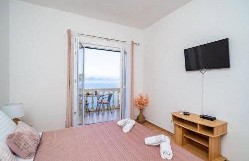 By the sea - Foto 29