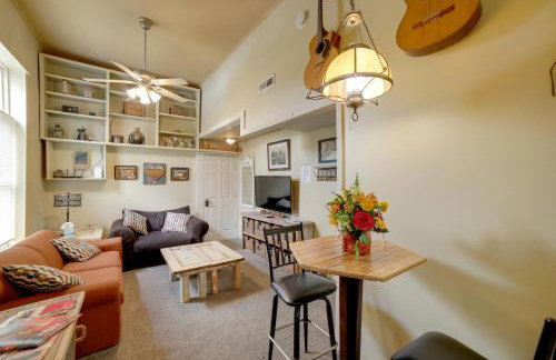 Walk to Water St and River Quaint Saugatuck Apt - Foto 1