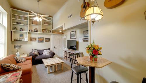 Walk to Water St and River Quaint Saugatuck Apt - Foto 1