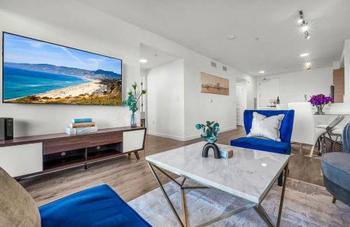 Luxury by the Beach with Pool, Gym, Game Room - Photo 1