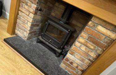 Spacious 2BR Apartment - Sleeps 4 - Parking & Pets - Coast Serviced Apartments - Enquire for Trade & Long stays - Photo 10