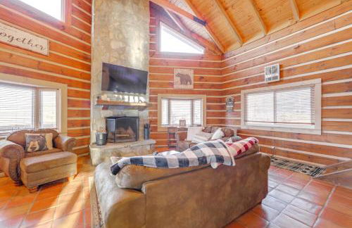 True Log Cabin with Game Room, Year-Round Views - Foto 4
