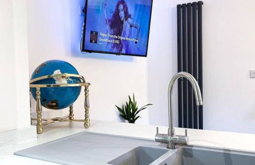 Juliet Beautiful 1 bedroom, central, modern space. - Photo 16