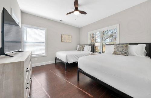 New Luxury Family Friendly Home Centrally Located - Foto 33