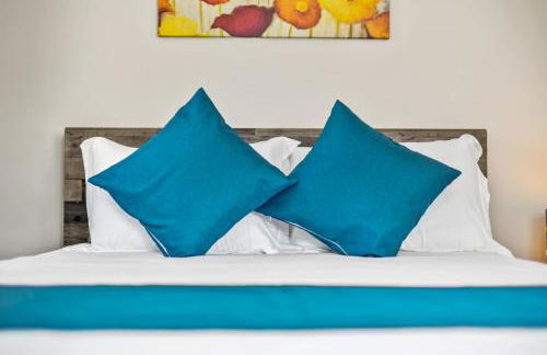 The Happy Place: 3BR Home on Quiet Street - Foto 12