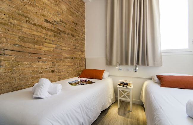 Happy People Sagrada Familia - Foto 3