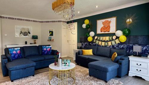 FINN VILLAGE "Raspberry Cottage" Private Garden, 6-seater HOT TUB, Firepit & Pizza Stove - Foto 2