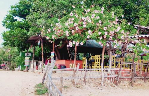 Pedacinho dCéu - entre a praia e a lagoa - Foto 26