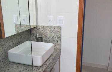 Flat espaçoso e estiloso na Praia do Bessa a uma quadra do mar! - Foto 51