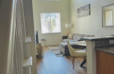 Spacious,2Queen beds, free parking, pool&gym and central location - Foto 5