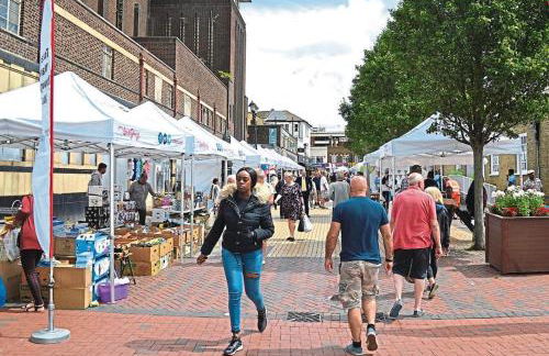 Stylish 1 Bedroom Apartment with Free Parking and Links to London & Essex - Foto 30