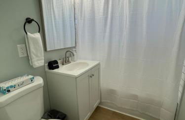 Joslyn 6-Cozy in Midtown Omaha - Foto 9