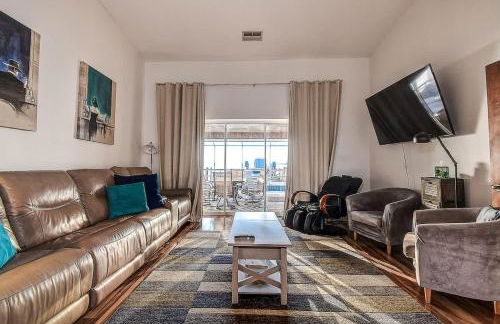 Family Waterfront 4BR Home Heated Pool Private Pier - Photo 4