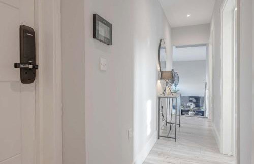 Beautiful 2BR Penthouse Ideal For Families By Charles Richardson ltd Short Term Rentals Couldson - Foto 22