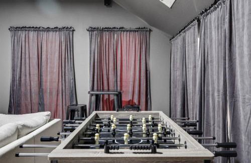 Stylish Spacious Convenient - 6-BD 2 5-BA + Pool - Foto 19