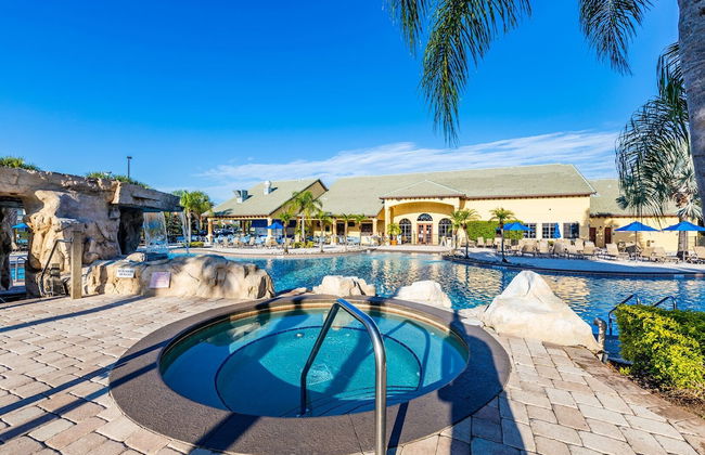 Contemporary 4 Bed 3 Bath Town Home With Upgrades, Private Pool i Close to Disney, Shopping - Foto 17