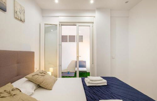 Apartment with Open-air Space - Photo 9