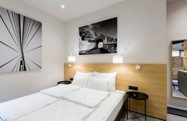 Teanna Lux Apartments - Photo 7