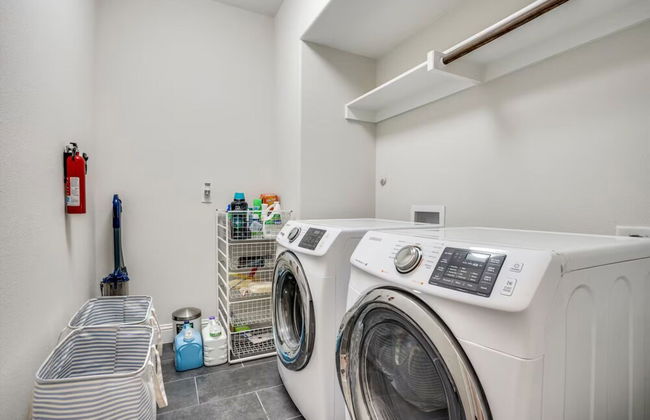 4BR Farmhouse N Po in Spencer - Photo 9