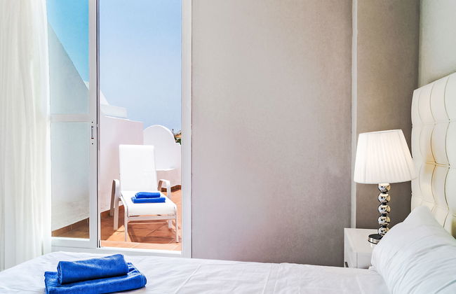 2 bedroom Apartment in Marbella with swimming pool and garden - Photo 5