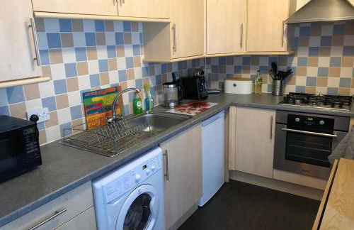 Super 2 Bedroom Flat near Dalkeith Town Center - Photo 5