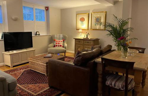 Stylish 1-bed Cottage Escape in Piddlehinton - Photo 44