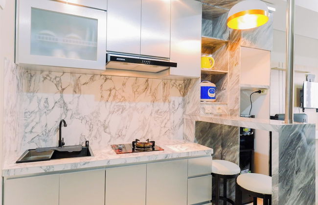 Homey And Minimalist 1Br Royal Sentul Park Apartment - Photo 15