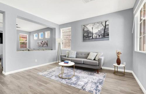 4BR Family Oasis with Gym and BBQ Near Vegas Strip - Photo 6