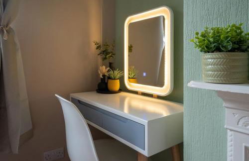 Whole Town House - Town centre! - Photo 13