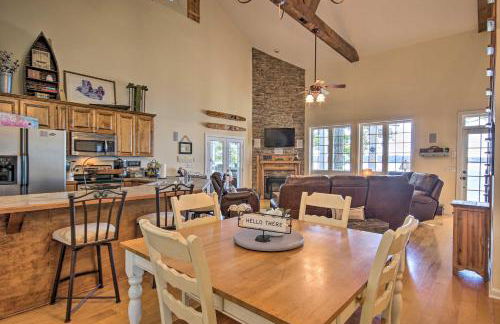 Lakefront Paradise with Fire Pit - Dogs Welcome! - Foto 8