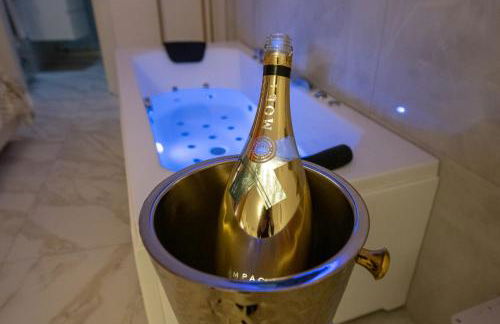 FASHION APARTMENT GOLD Bologna with JACUZZI & CAR GARAGE - Foto 4