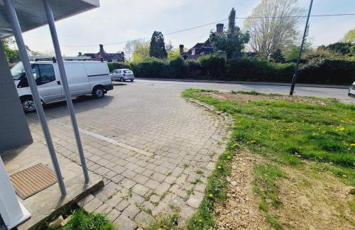 Rusper Retreat - Gatwick - Photo 19