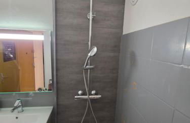 Studio avec balcon et vue panoramique sur le Cousson proche Thermes - Foto 49