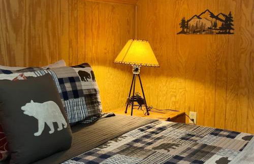 One of a Kind Rustic Log Cabin near Bryce Resort - Large Game Room - Fire Pit - Large Deck - BBQ - Foto 26