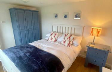 Two Bed Chalet with Sea Views - Photo 3