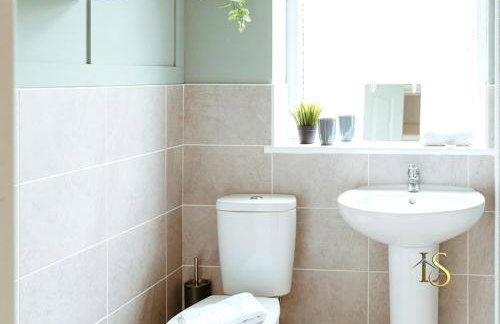 *Luke Stays Oswald Terrace* - Foto 5