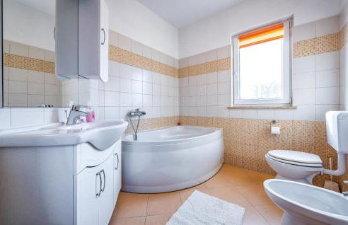 Four-Bedroom Holiday Home In Bregi - Foto 29