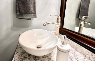 Luxury Townhome Jacksonville, NC - Foto 14