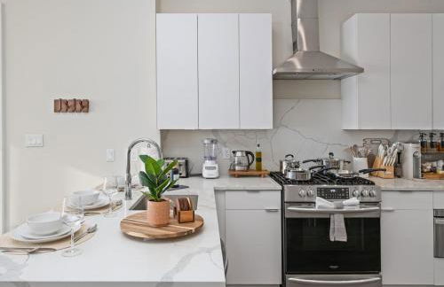 Travelers Dream that's Mins to NYC having Game Room and Parking - Foto 33