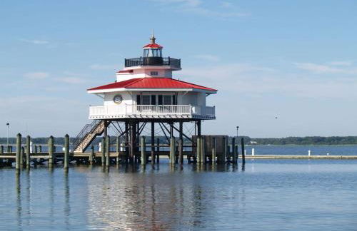 New Intown Waterfront Townhome wPool & Location - Foto 46