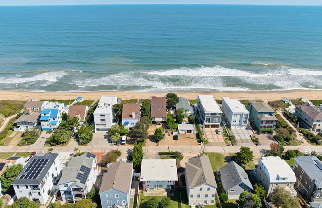 Beach Break Getaway in Virginia Beach - Photo 5