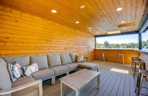 Waterfront Gem with Boat Dock and Lift in Lakewood! - Foto 3