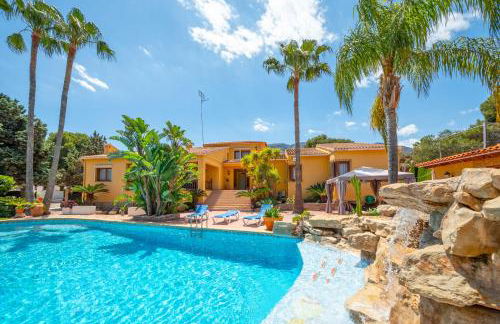 Villa with private pool and tennis court 150 metres from the sea-Villa el Olivo - Photo 1