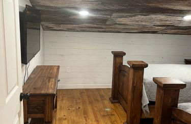 Ozark Escape - Hot Tub Mountain Views and Near Buffalo River - Photo 30