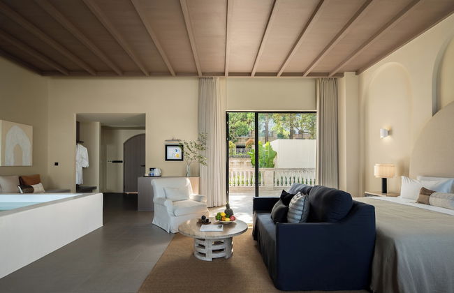 Miyue Roman Holiday Bubble Pool hotel - Photo 77