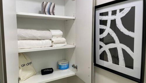 Bright Top Floor-Elevator-Walk Downtown-Laundry - Foto 4