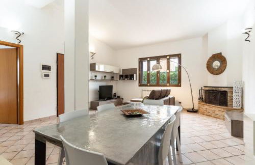 Deep Blue Sea - Photo 22