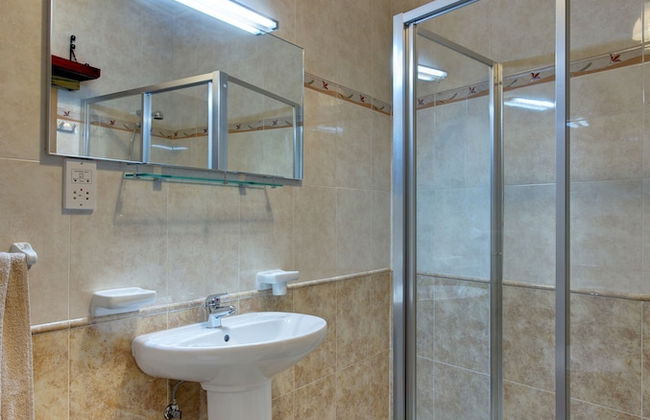 Modern Apt Overlooking Green Area - Foto 10