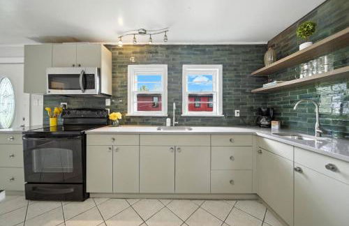 Liberty Lakefront Home - Pool, Hot Tub, Sauna - Foto 5